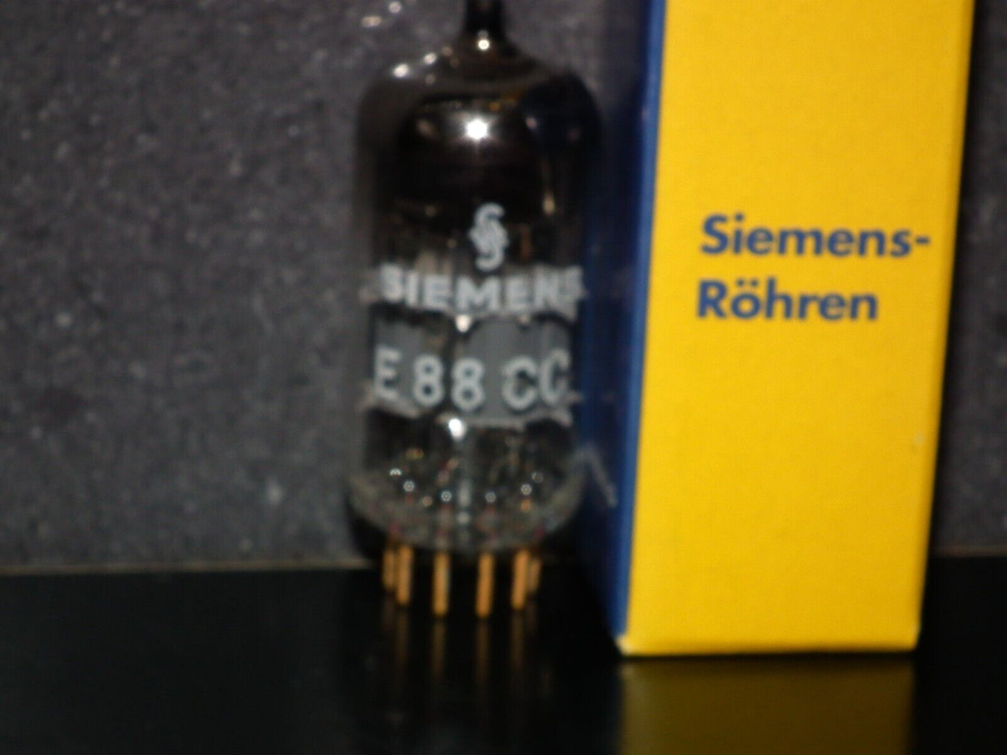 Siemens E88CC Tested NOS Dual Stage Getter A2 7H Code ECC88 6DJ8 6922