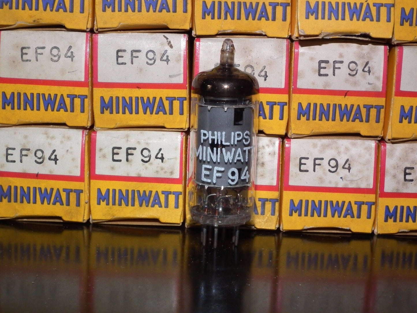 NOS NIB EF94 6AU6 Mullard (Blackburn tube plant 1963, rebranded Philips)