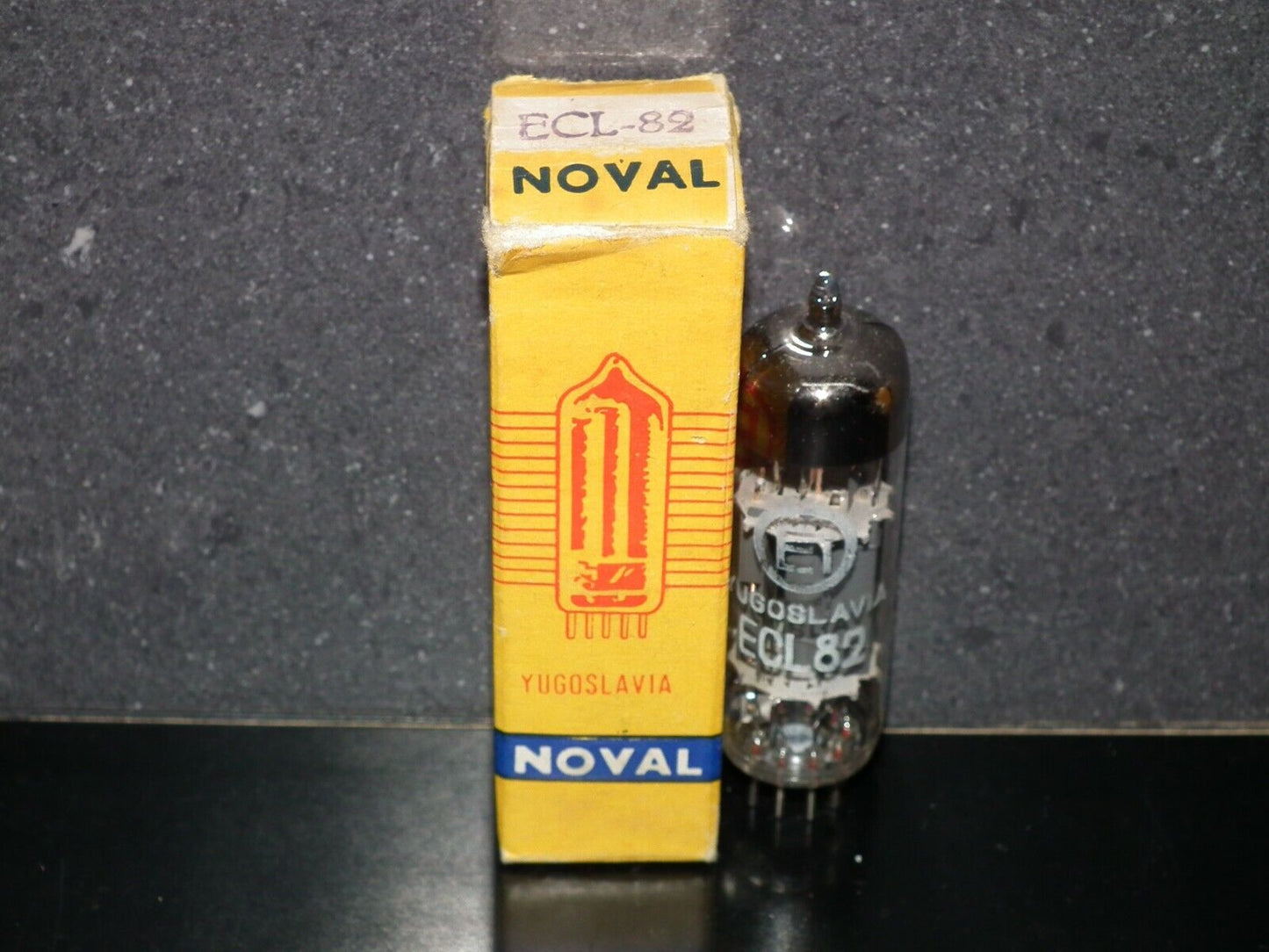 ECL82 6BM8 EI Philips NOS NIB Yugoslavia Dimpled disc getter