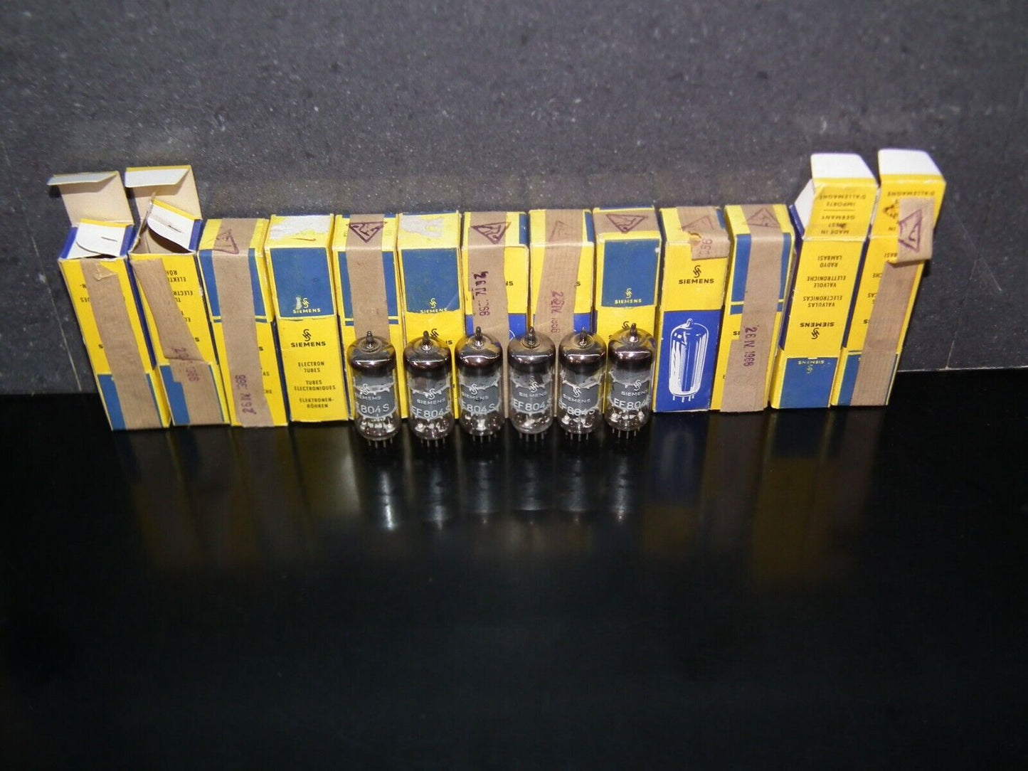 EF804S Telefunken NOS NIB Low Noise Diamond Bottom Siemens rebranded
