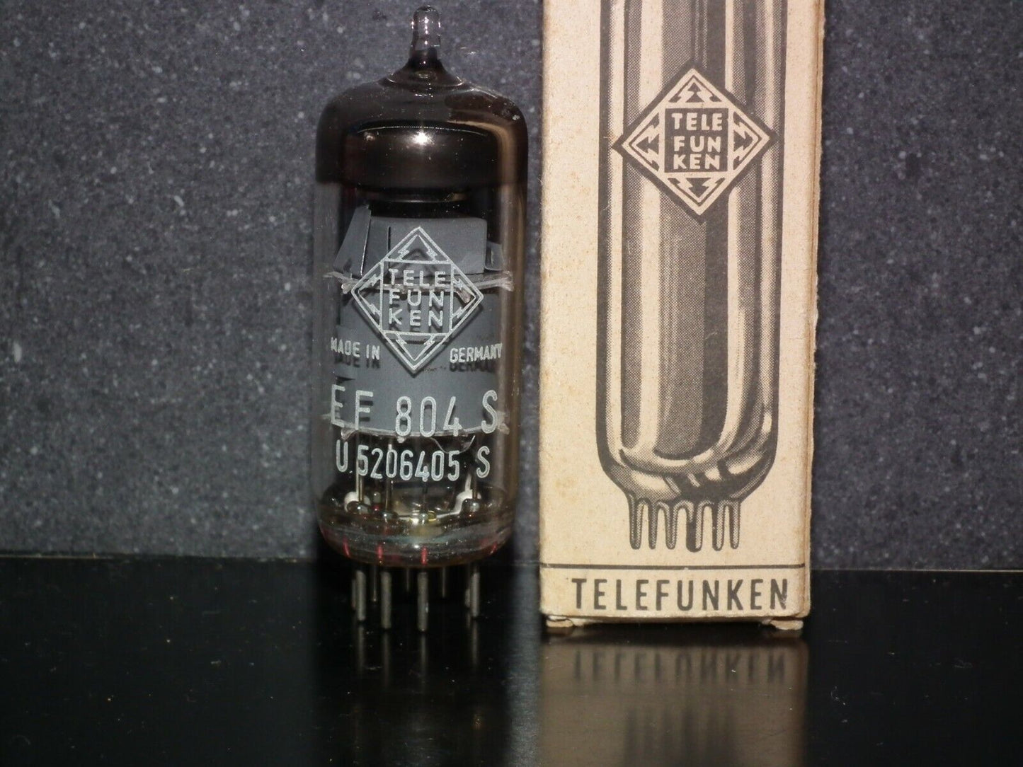 EF804S Telefunken NOS NIB Low Noise Diamond Bottom Old Type B&W Box