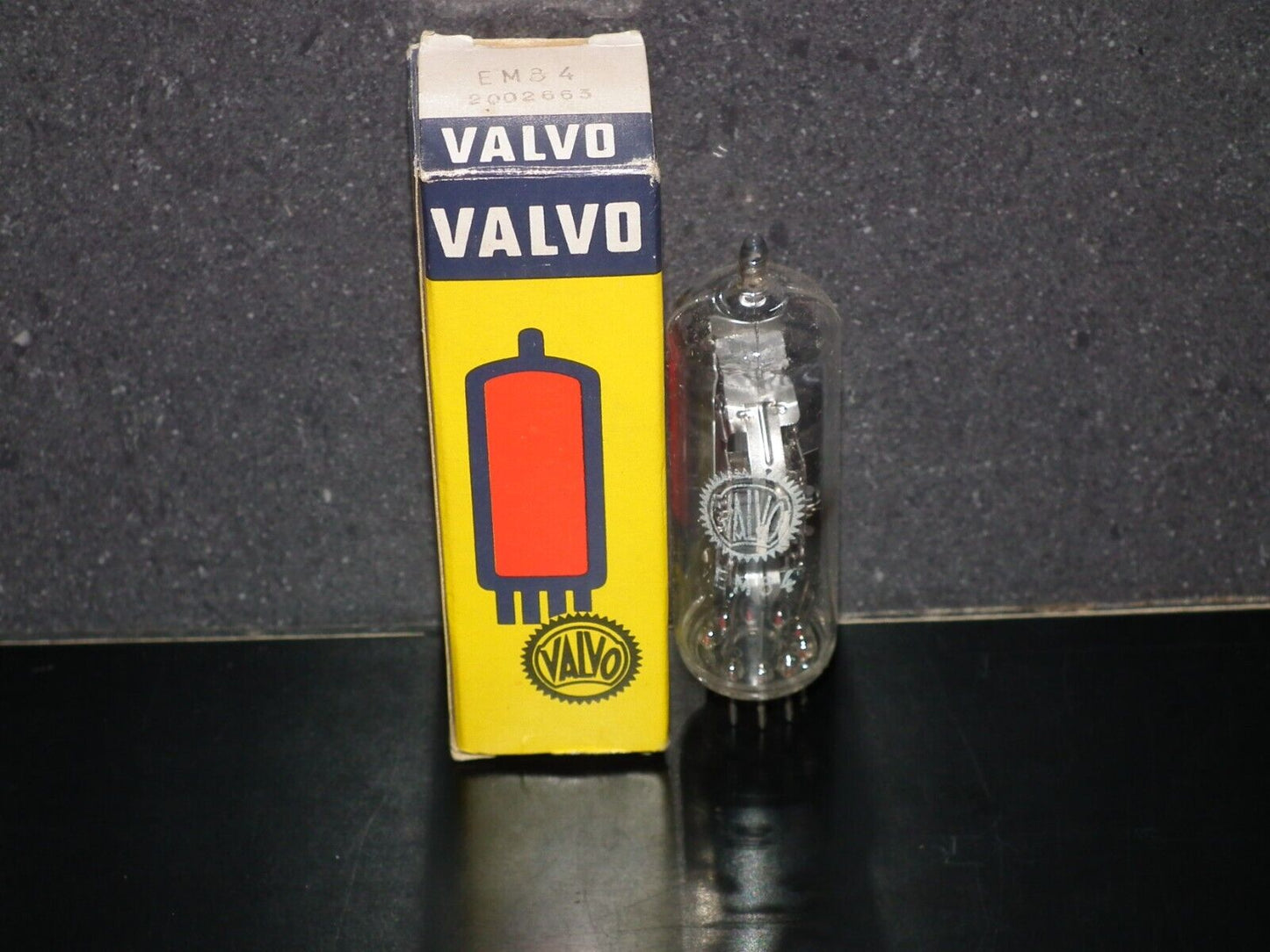 One (1 pcs) EM84 Valvo NOS NIB Tuning Indicator Tube Magic Eye