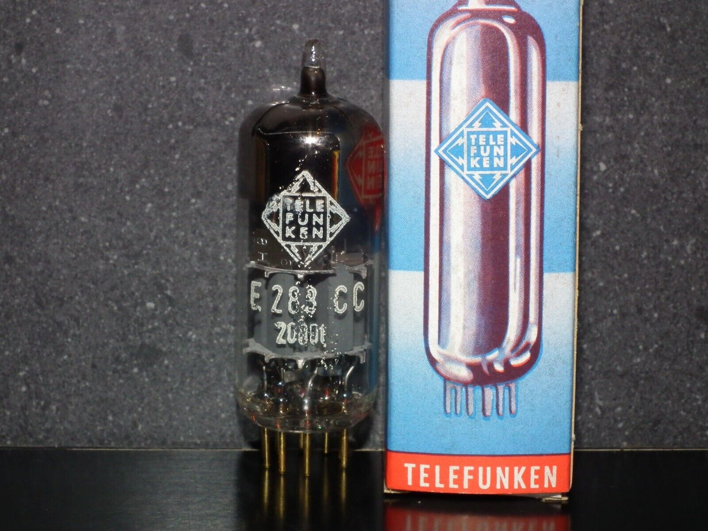 E288CC Telefunken Siemens 8223 NOS NIB Tested Balanced Munich Tube Plant