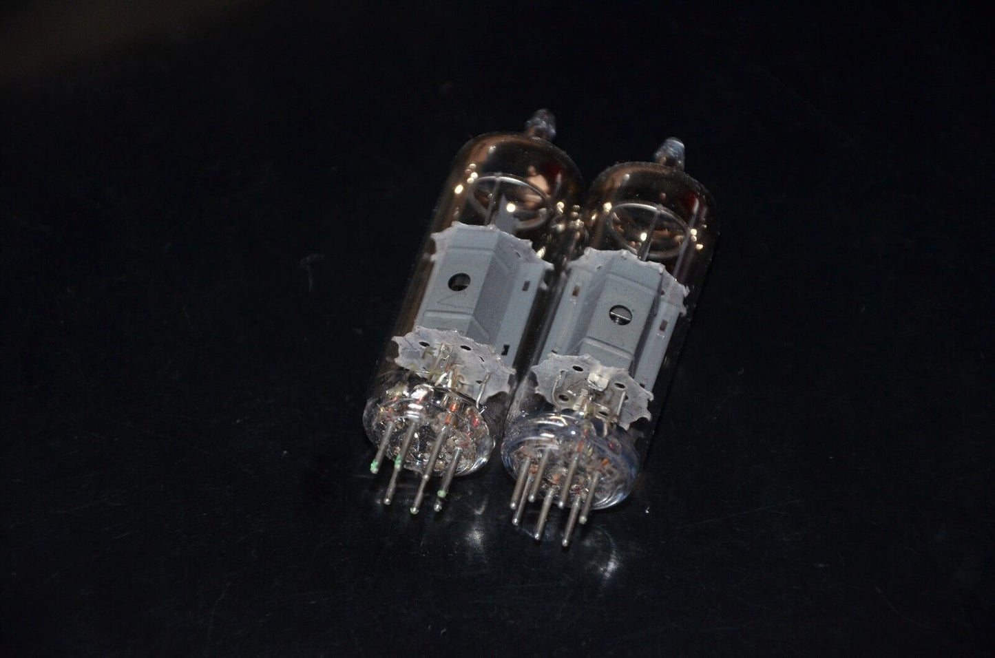 EL95 6DL5 EI Yugoslavia NOS D1 code (Philips construction)