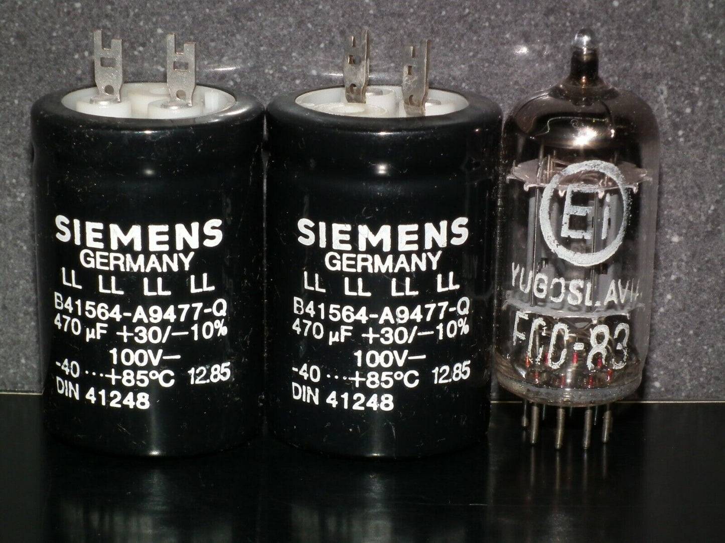 Two vintage NOS electrolytic capacitors 470uF 100V Siemens Germany LL Long Life