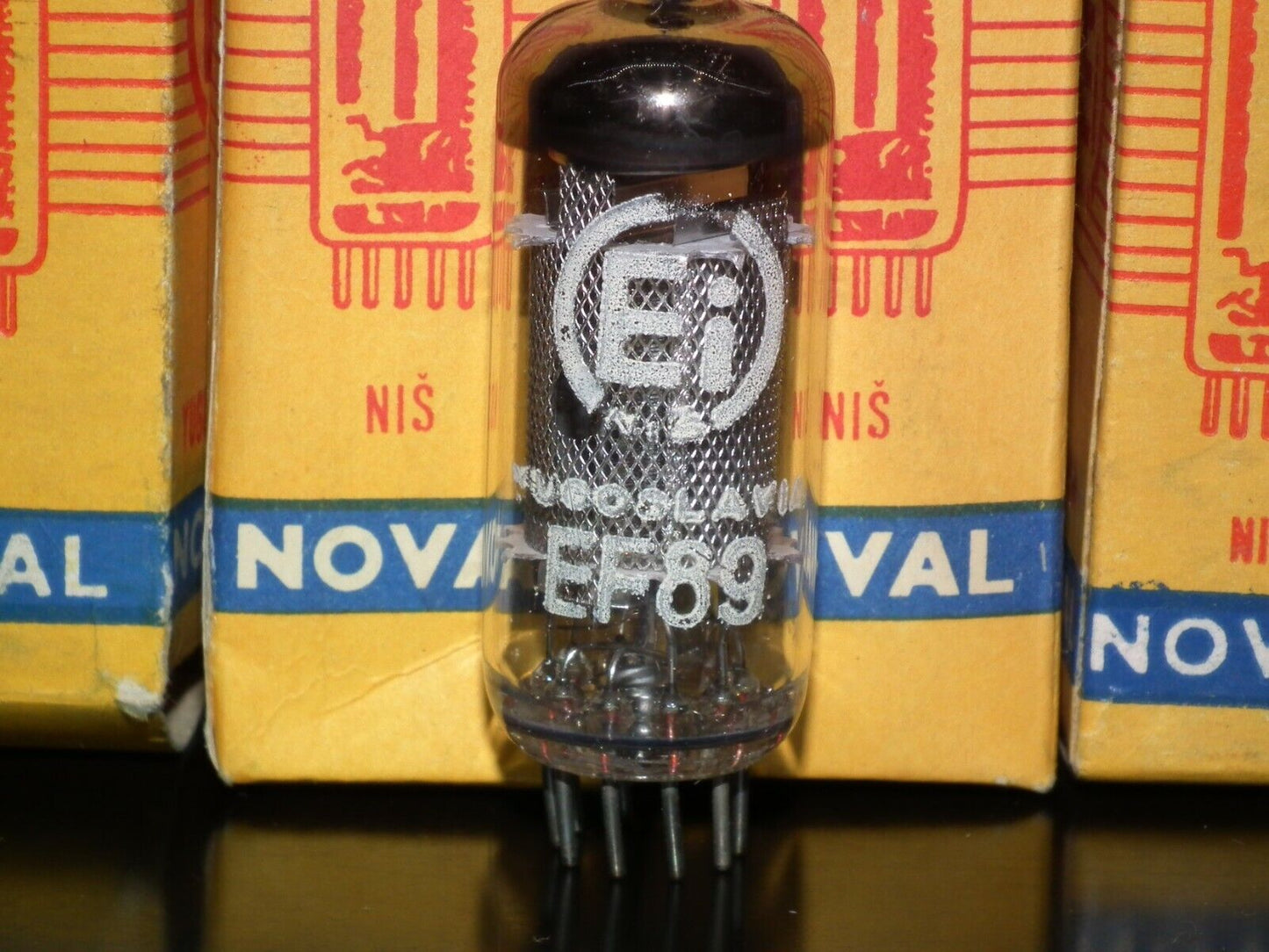 EF89 EI Philips 6DA6 Radio Receiver Tube NOS NIB Old Europe tube radio from 60s