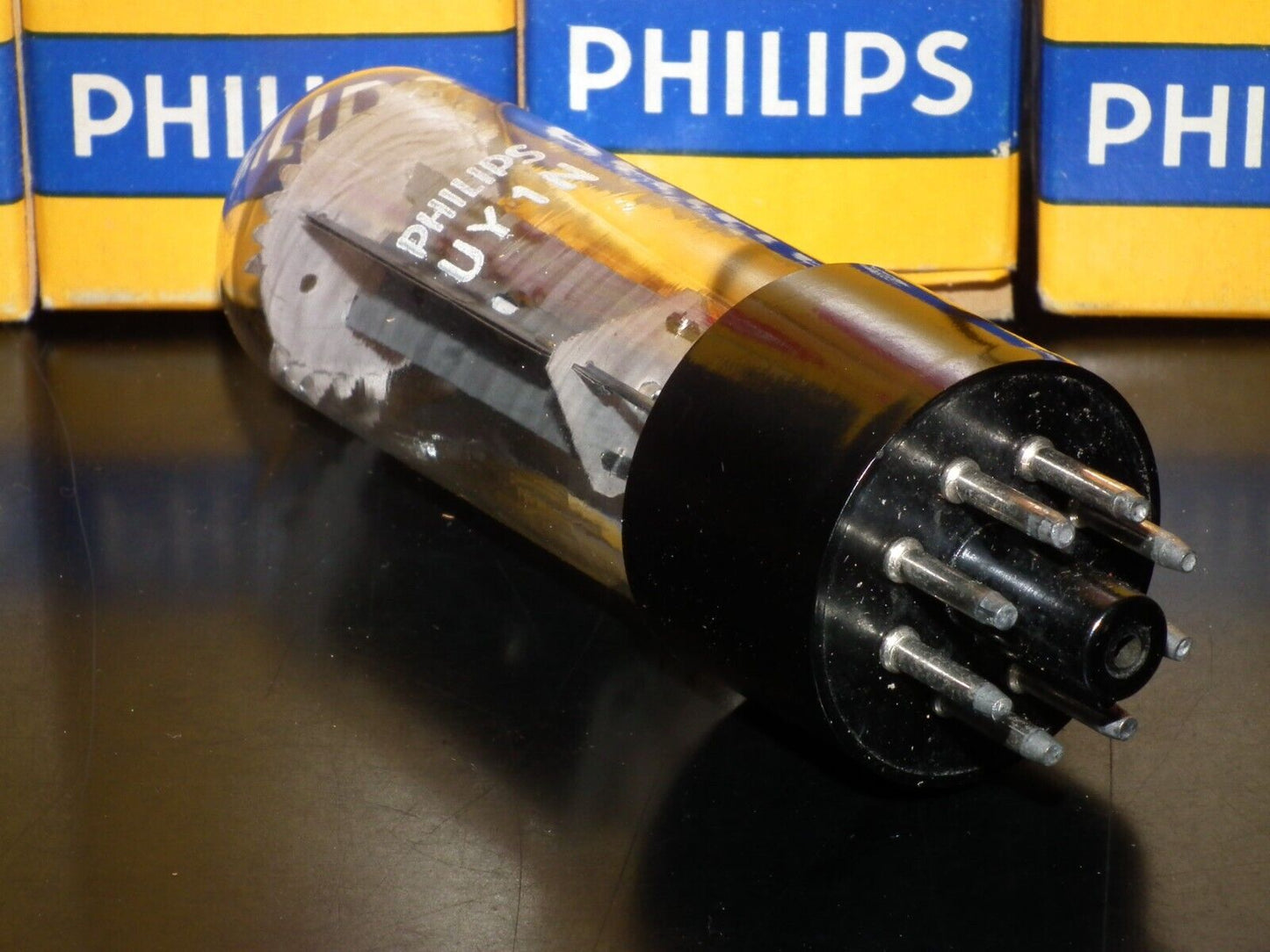 UY1N Philips NOS NIB