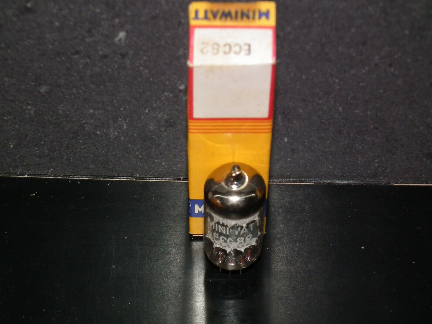 ECC82 12AU7 Philips Heerlen 1965 Delta codes NOS NIB strong, balanced sections