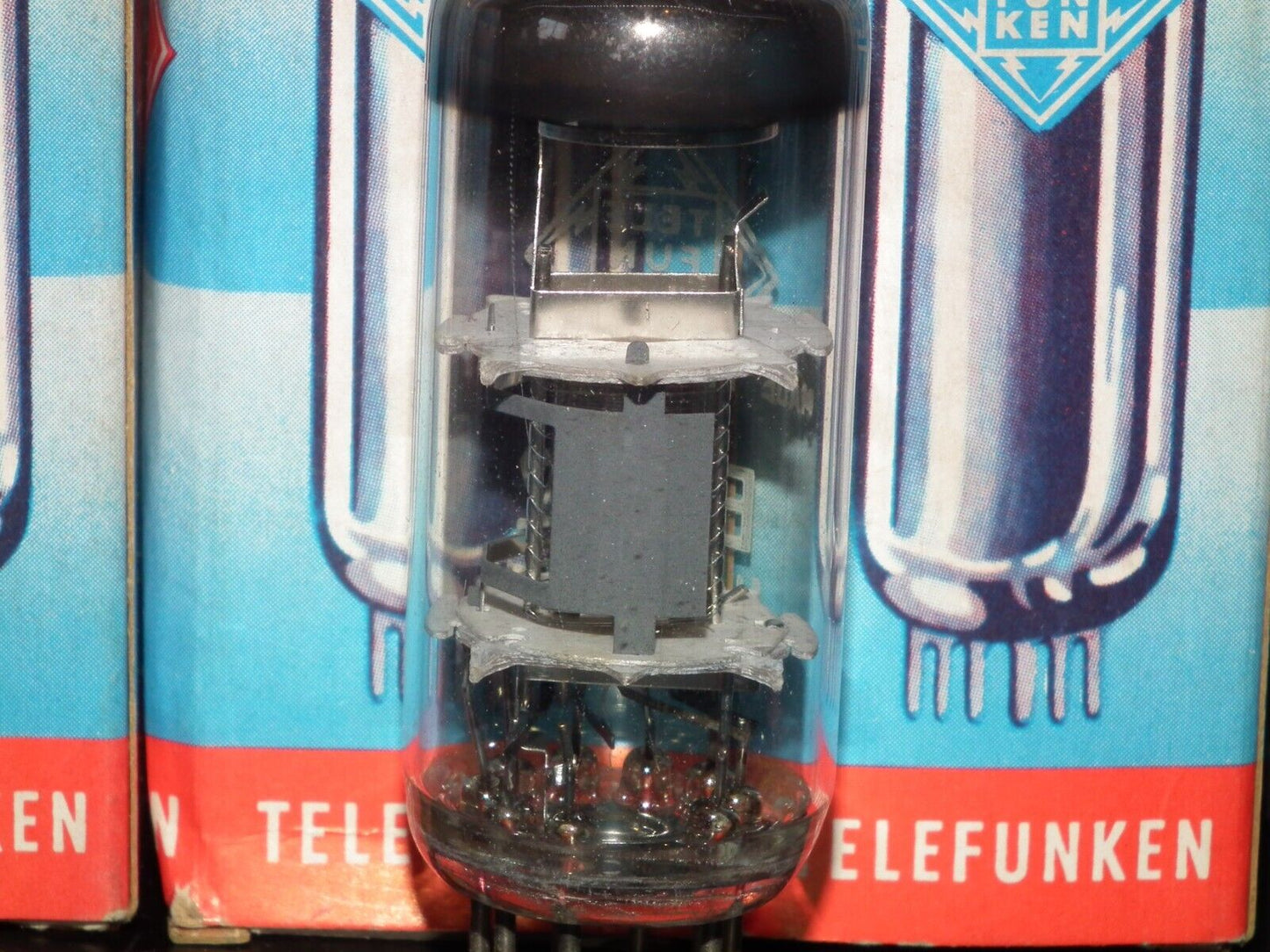 EF802 Telefunken Diamond Bottom NOS NIB (~EF800) Microphone Low Noise Pentode