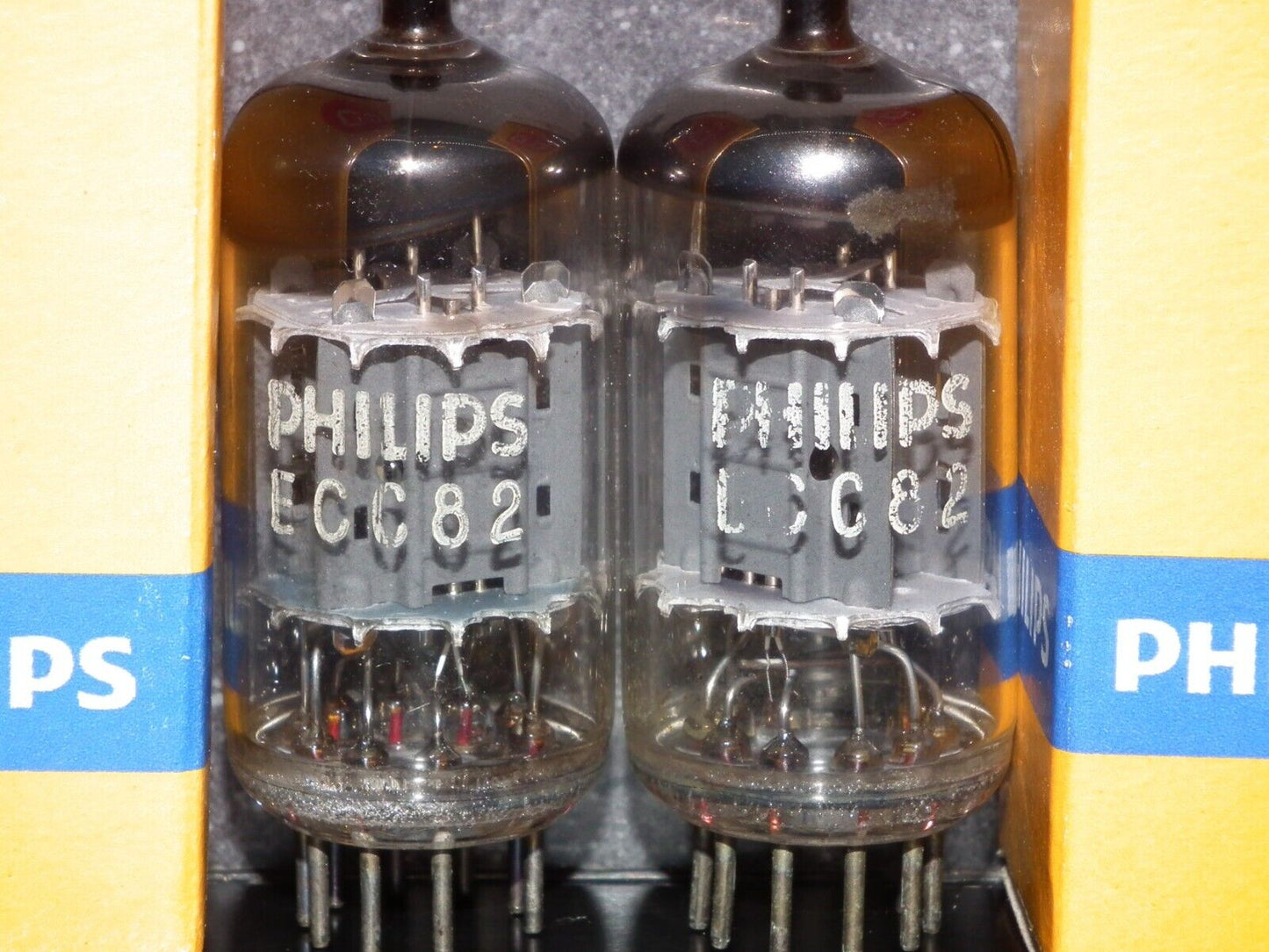 Pair (2pcs) ECC82 12AU7 Philips Heerlen Delta codes Used tested 90% of NOS Value
