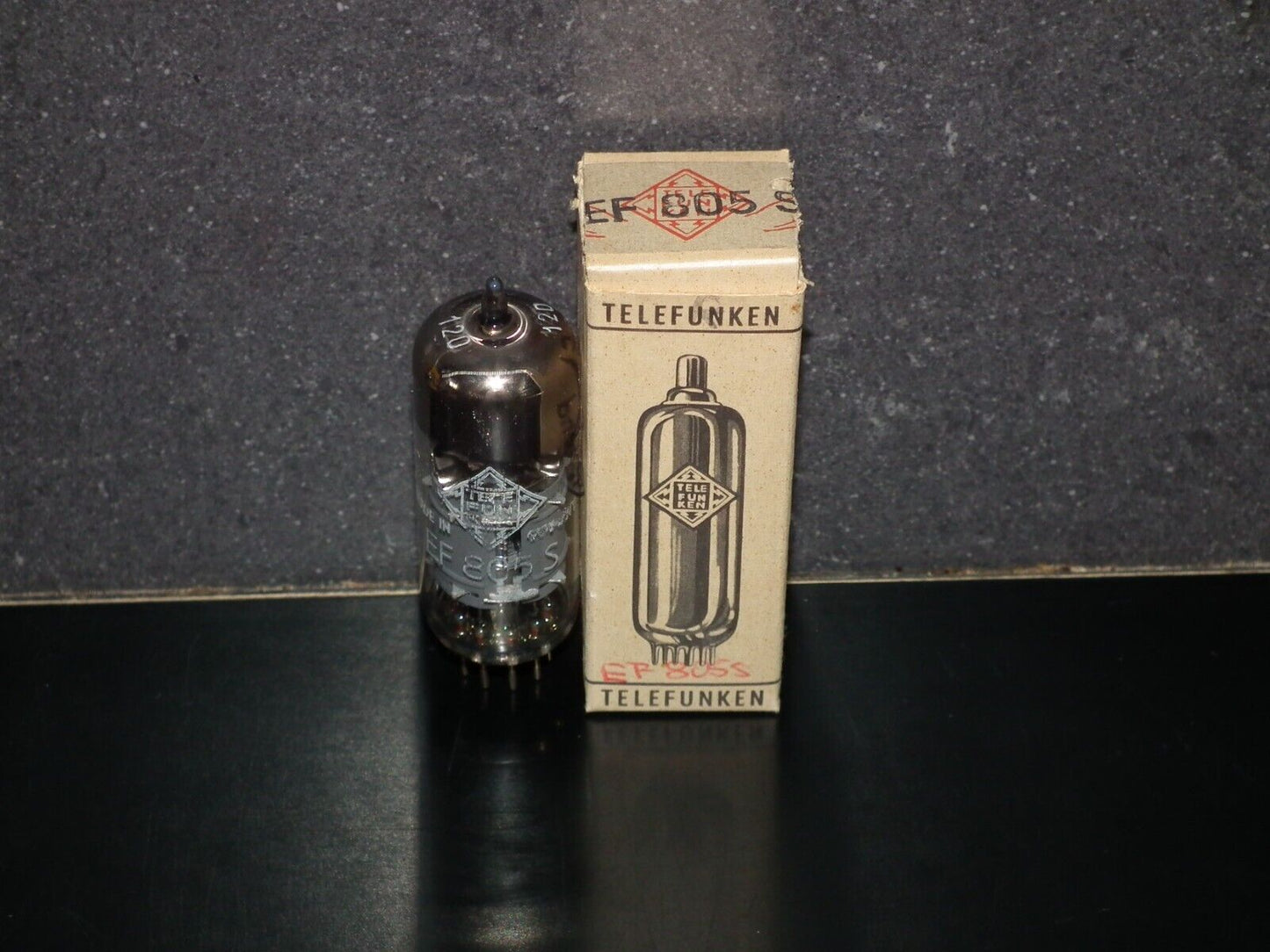 EF805S Telefunken NOS NIB Sealed Low Noise Diamond Bottom Pentode