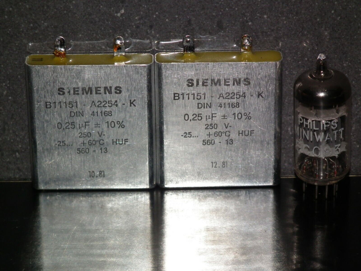 Two vintage Siemens PIO capacitors 0.25 uF / 250V Klangfilm tube audio 0.25 mfd