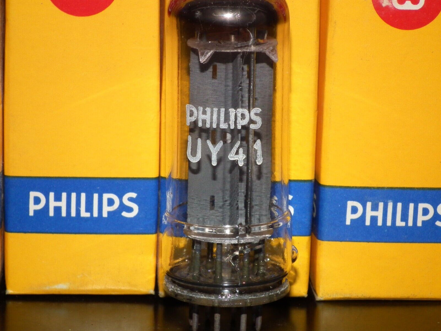 UY41 Philips NOS NIB