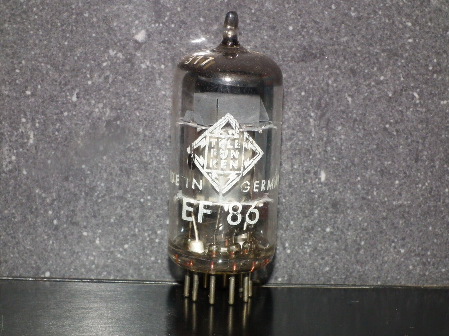 One (1 pcs) EF86 Telefunken 6267 NOS NIB Tested 100% Low Noise No Microphonics