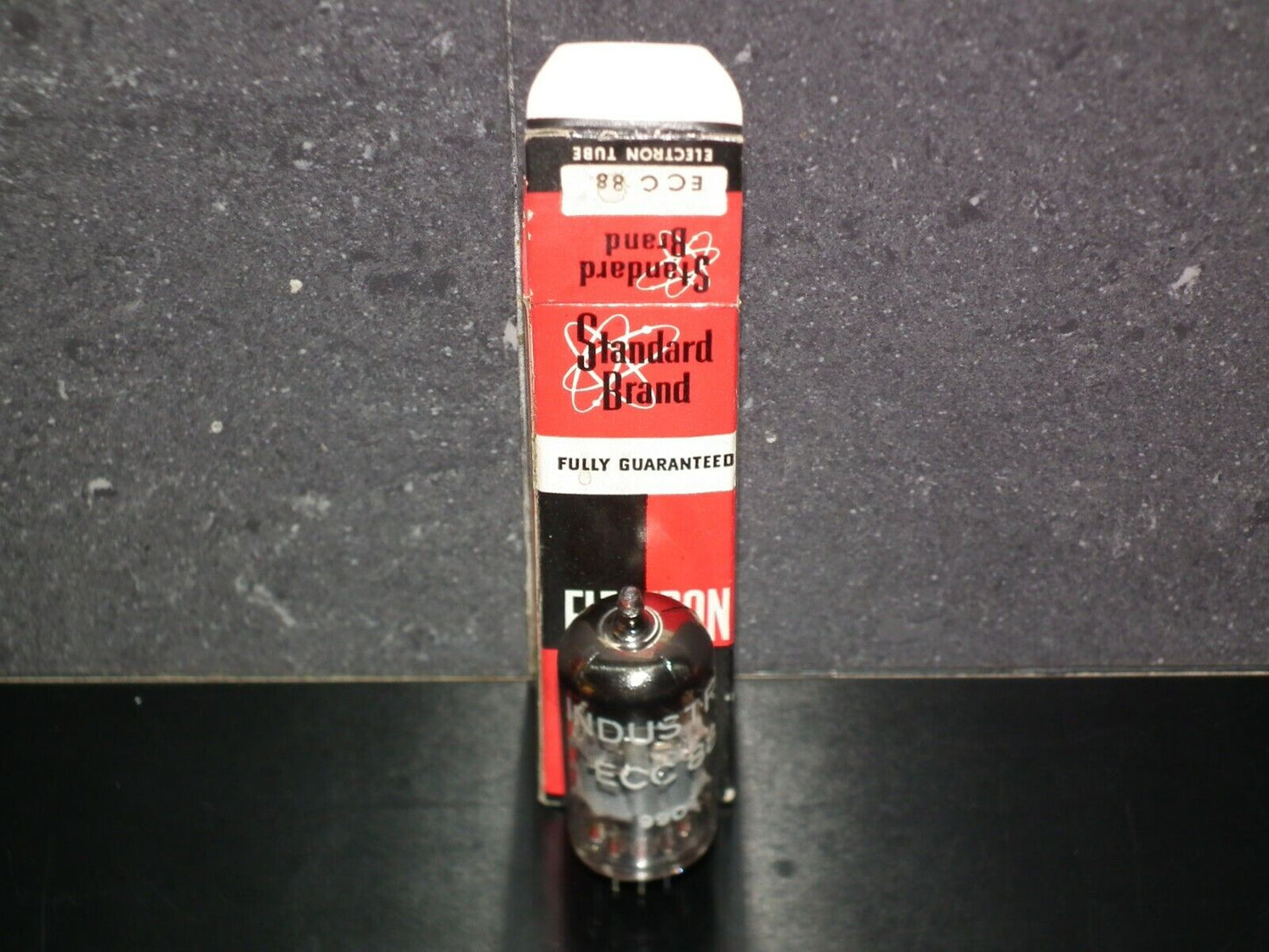 ECC88 Siemens Rebranded Industrial RARE Gray Shield DUAL STAGE GETTER NOS NIB 61