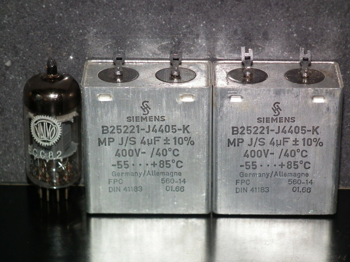 Two vintage Siemens PIO capacitors 4.0 uF / 400V Klangfilm tube audio Jan 1966