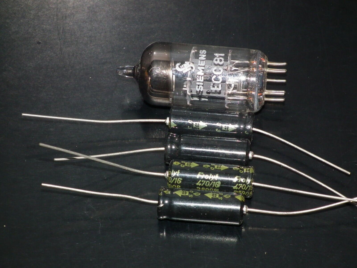 Four vintage NOS electrolytic capacitors 470uF 16V Frolyt West Germany 470mfd