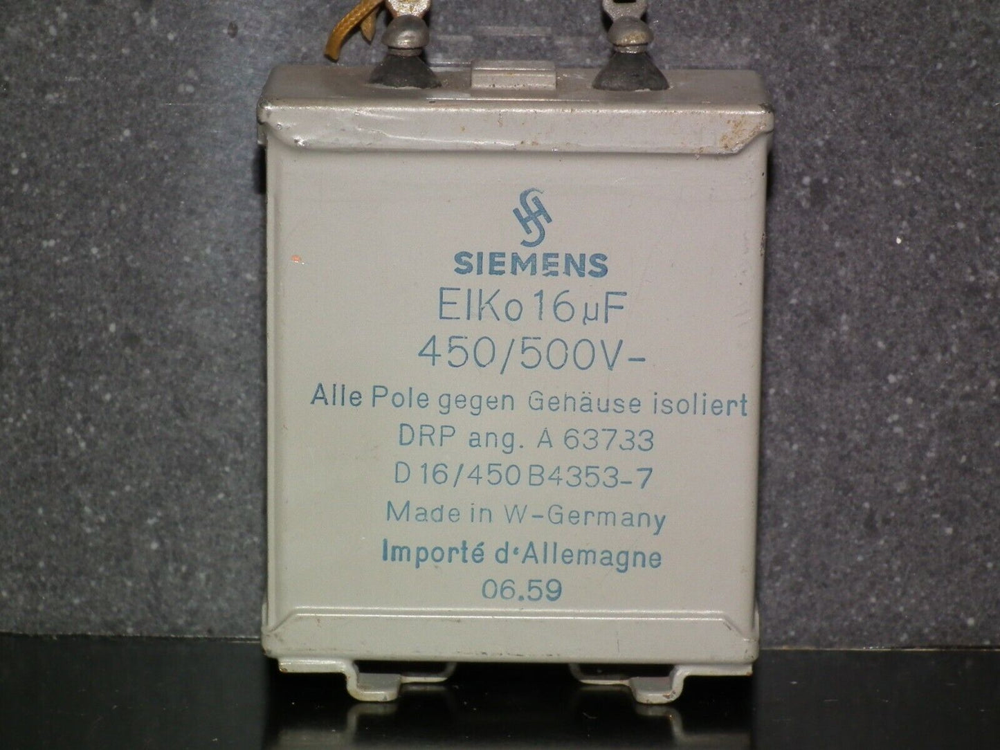 One vintage Siemens electrolytic capacitor 16uF / 500V Klangfilm glass end seal
