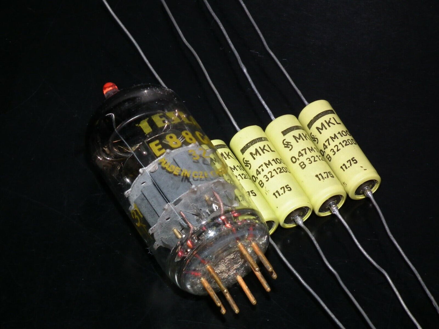 Four 4 NOS vintage Siemens MKL Capacitors 470nF 100V Klangfilm West Germany 70s