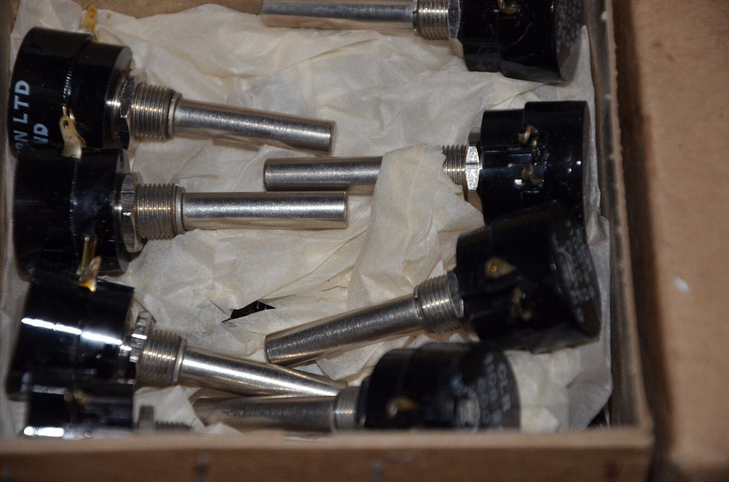 Two (2) NOS Colvern vintage wire wound potentiometers 500 Ohm 1W CLR.1106/22