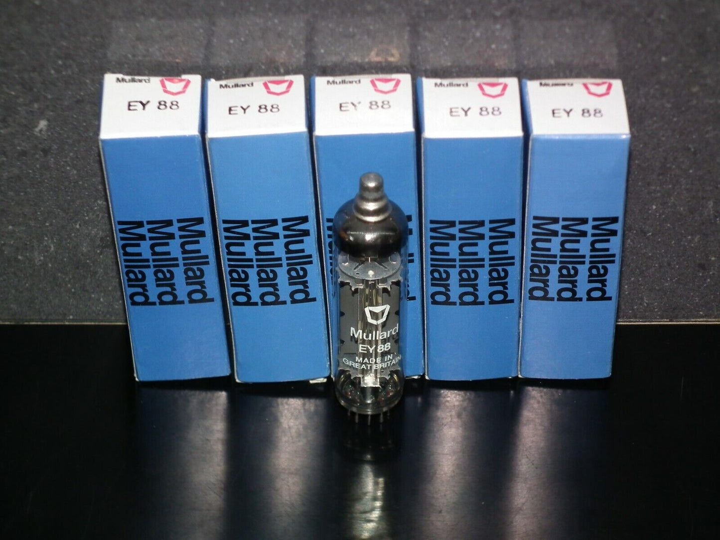 EY88 Mullard Tube Rectifier NOS NIB