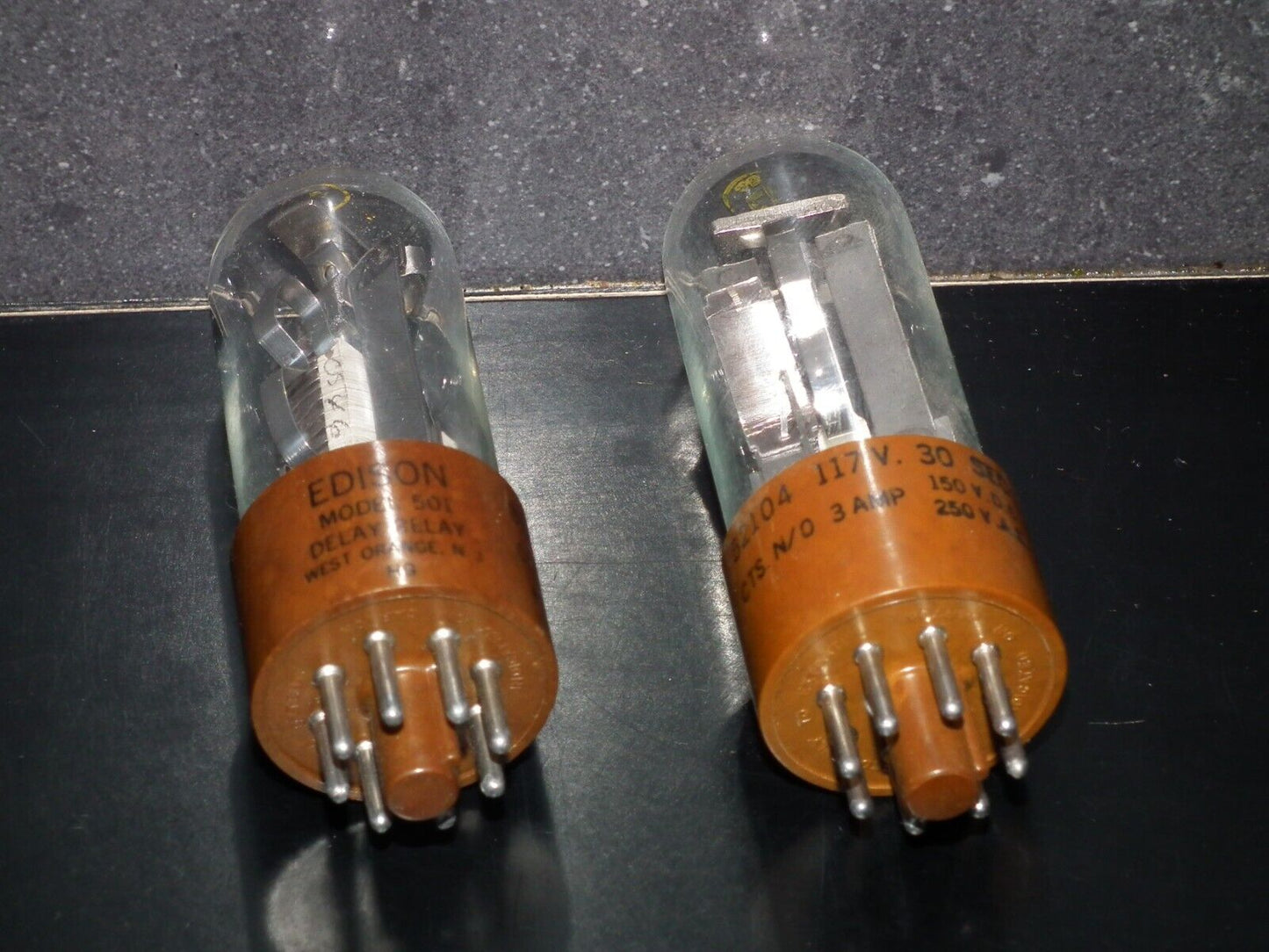 One (1 pcs) Edison 501 Delay relay Brown base As is!