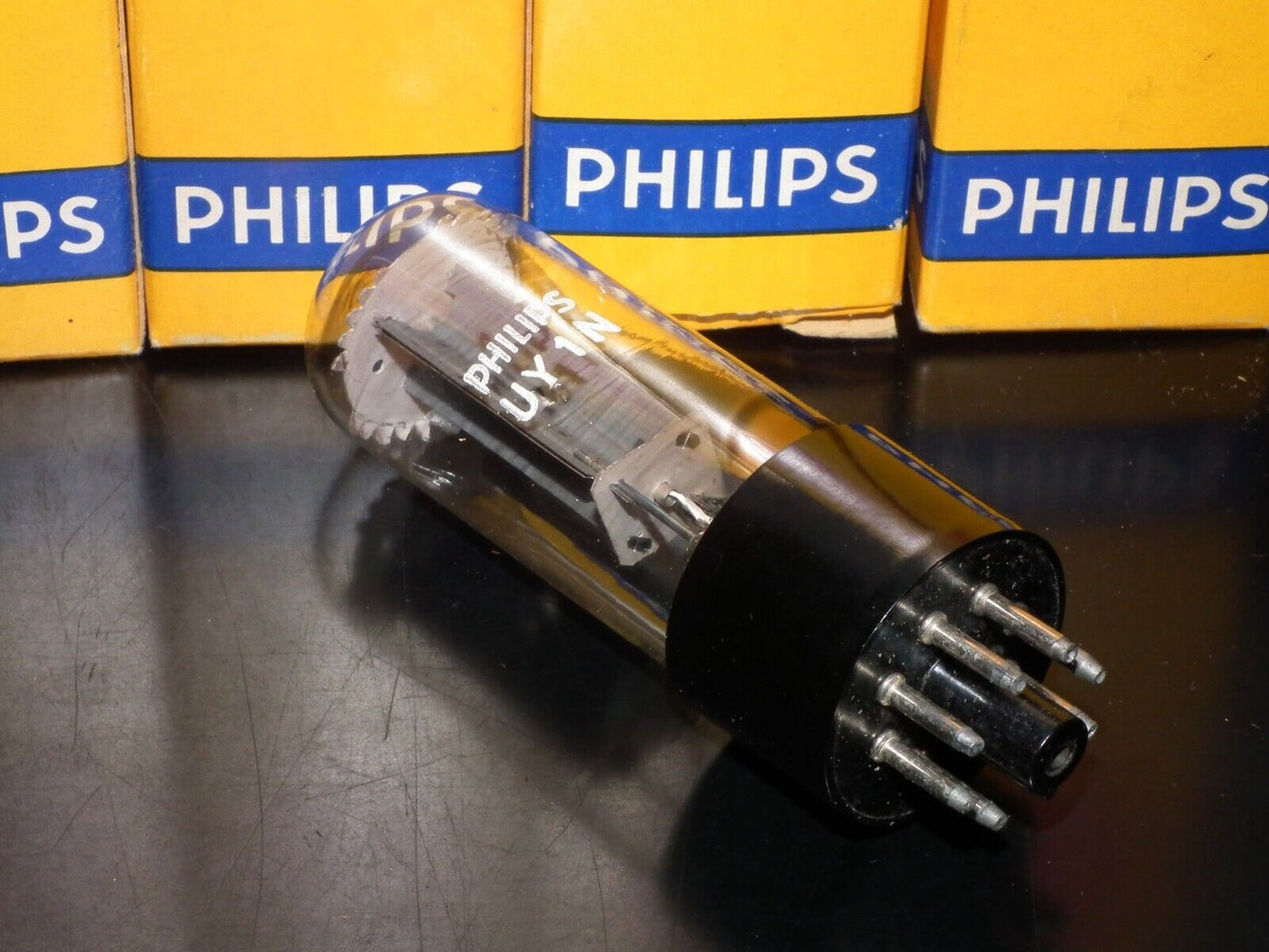 UY1N Philips NOS NIB