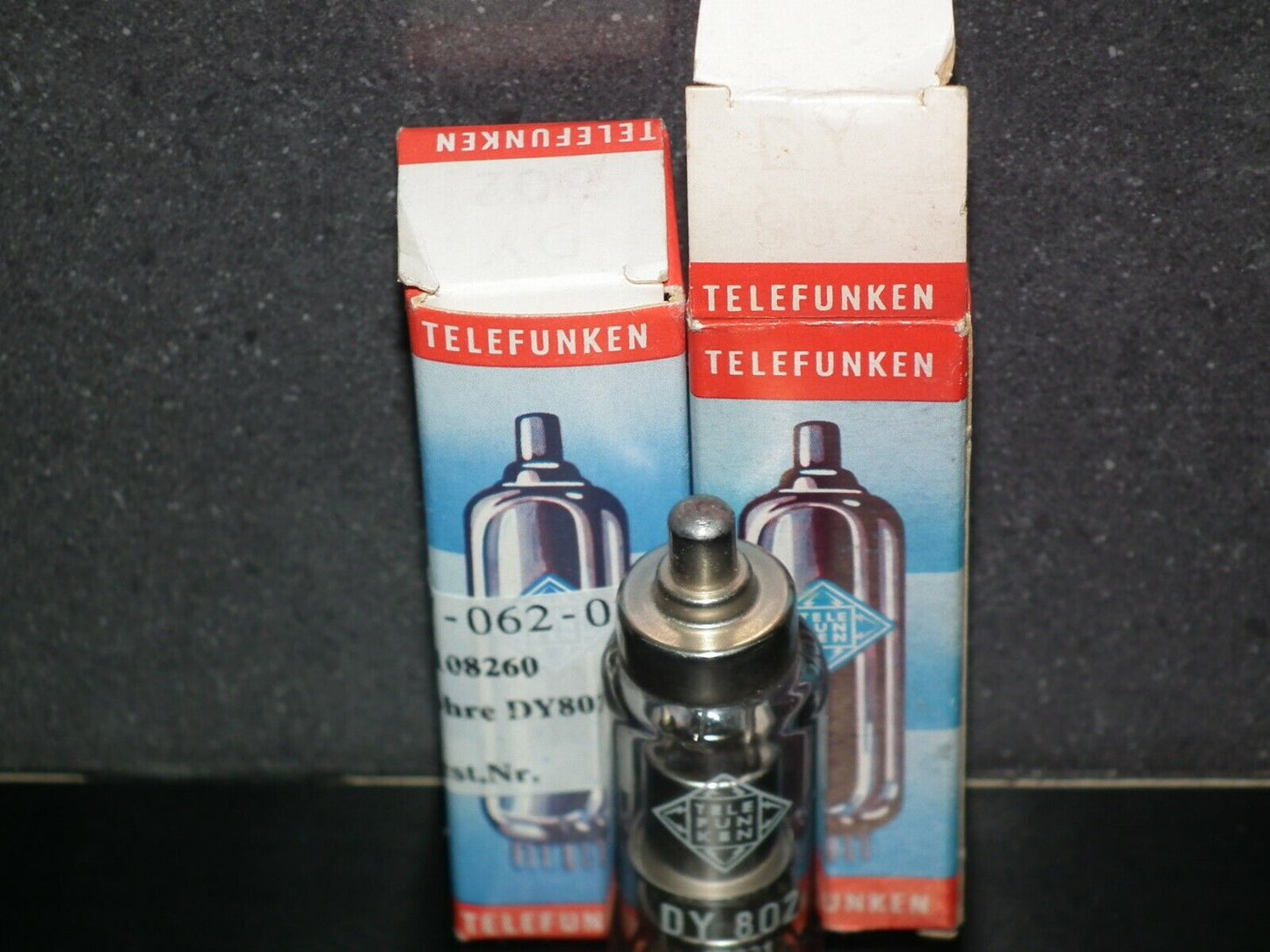 DY802 Telefunken NOS NIB