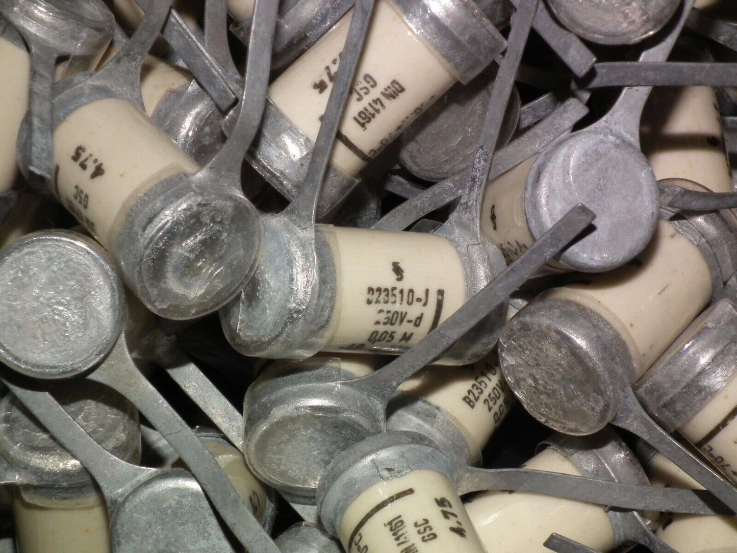 Two vintage Sikatrop Capacitors 0.05mfd 250V Siemens Klangfilm Hi-End 50nF 250V