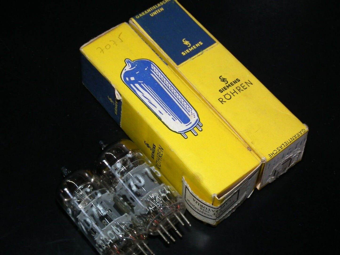 Telefunken ECC801S Matched pair, triple mica, Diamond bottom NOS NIB Siemens box