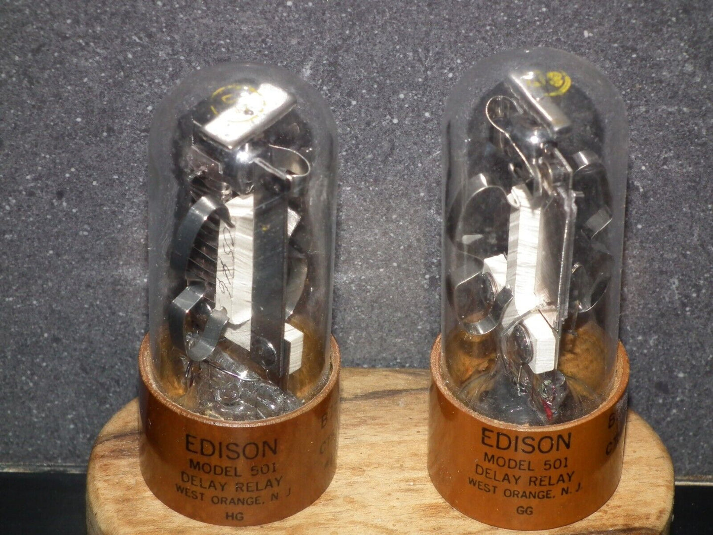 One (1 pcs) Edison 501 Delay relay Brown base As is!