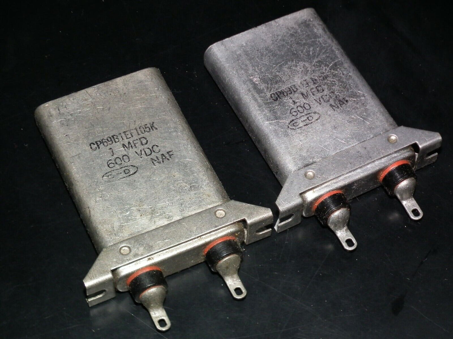 Two (2 pcs) NOS vintage PIO Capacitors 1u 600V Aerovox CP69B1EF105K
