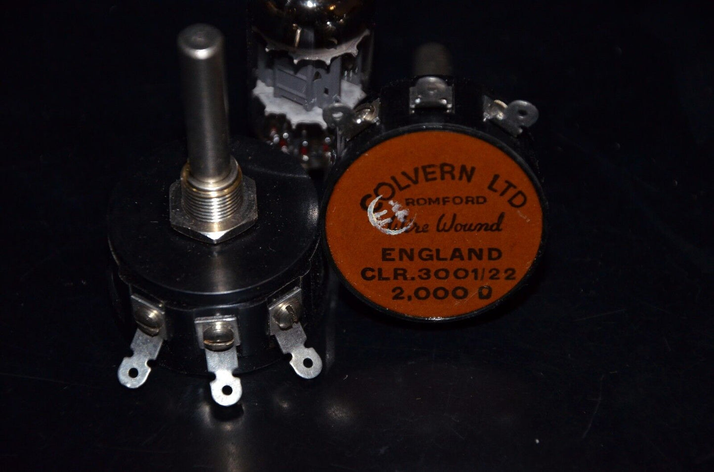 Two (2) NOS Colvern vintage wire wound potentiometers 2000 Ohm 3W CLR.3001/22