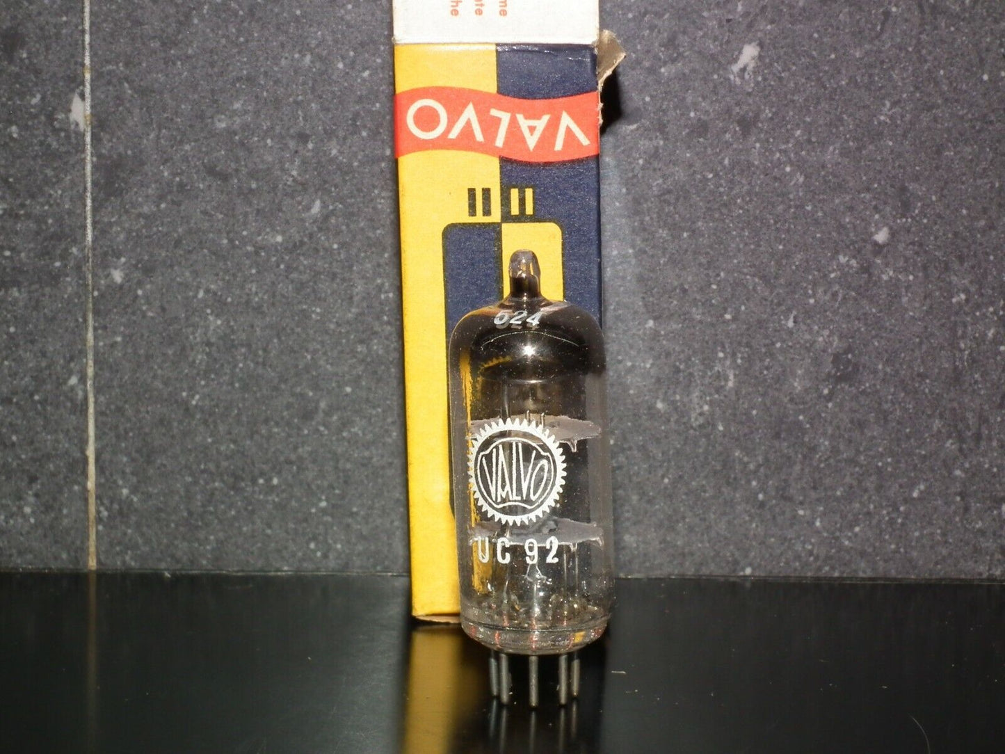 UC92 Valvo NOS NIB Rare D GETTER Microphone preamp 9AB4