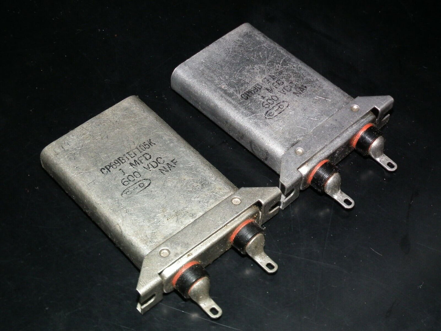Two (2 pcs) NOS vintage PIO Capacitors 1u 600V Aerovox CP69B1EF105K