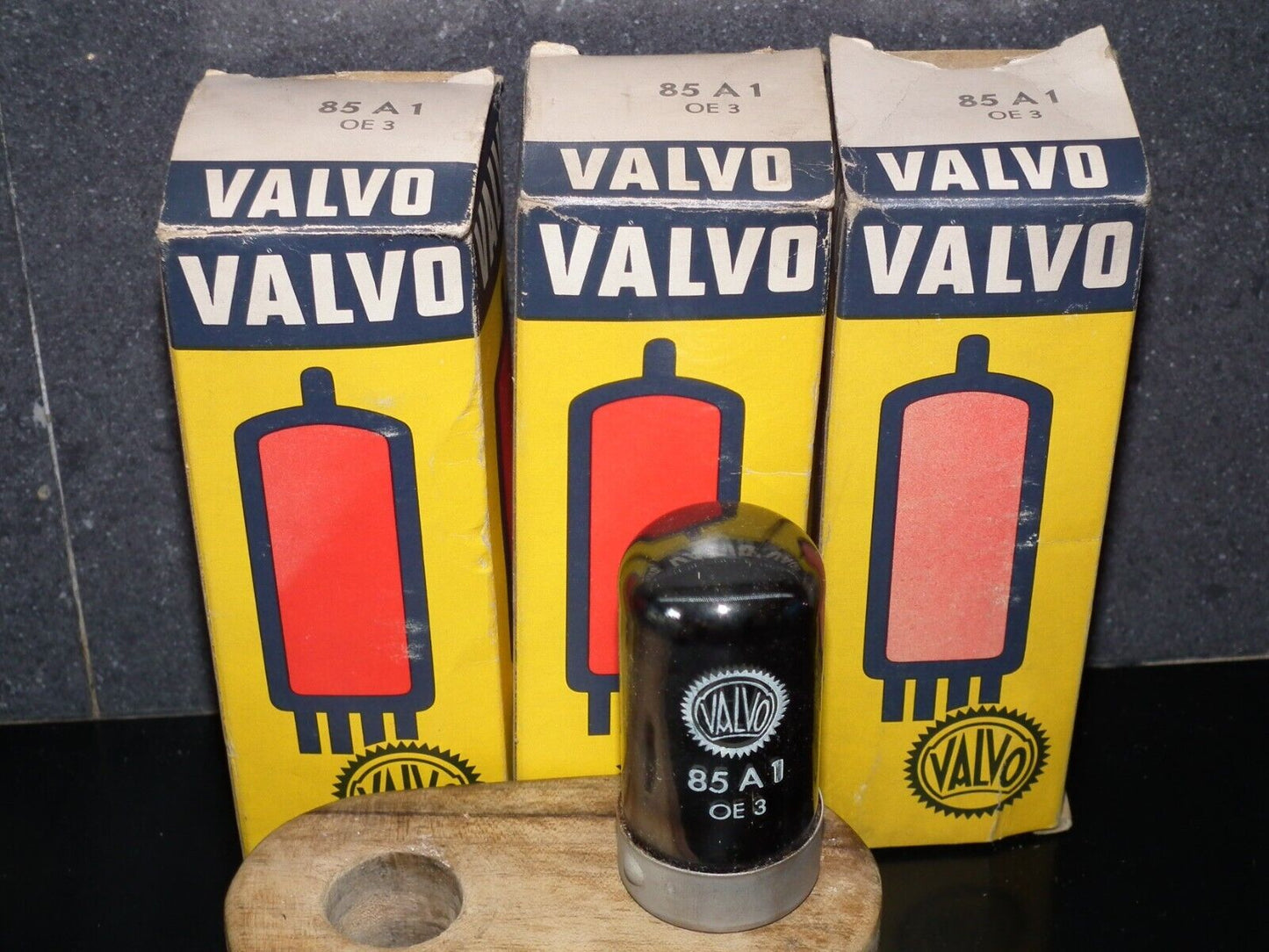 85A1 Mullard Valvo 0E3 OE3 NOS NIB Tested 100%