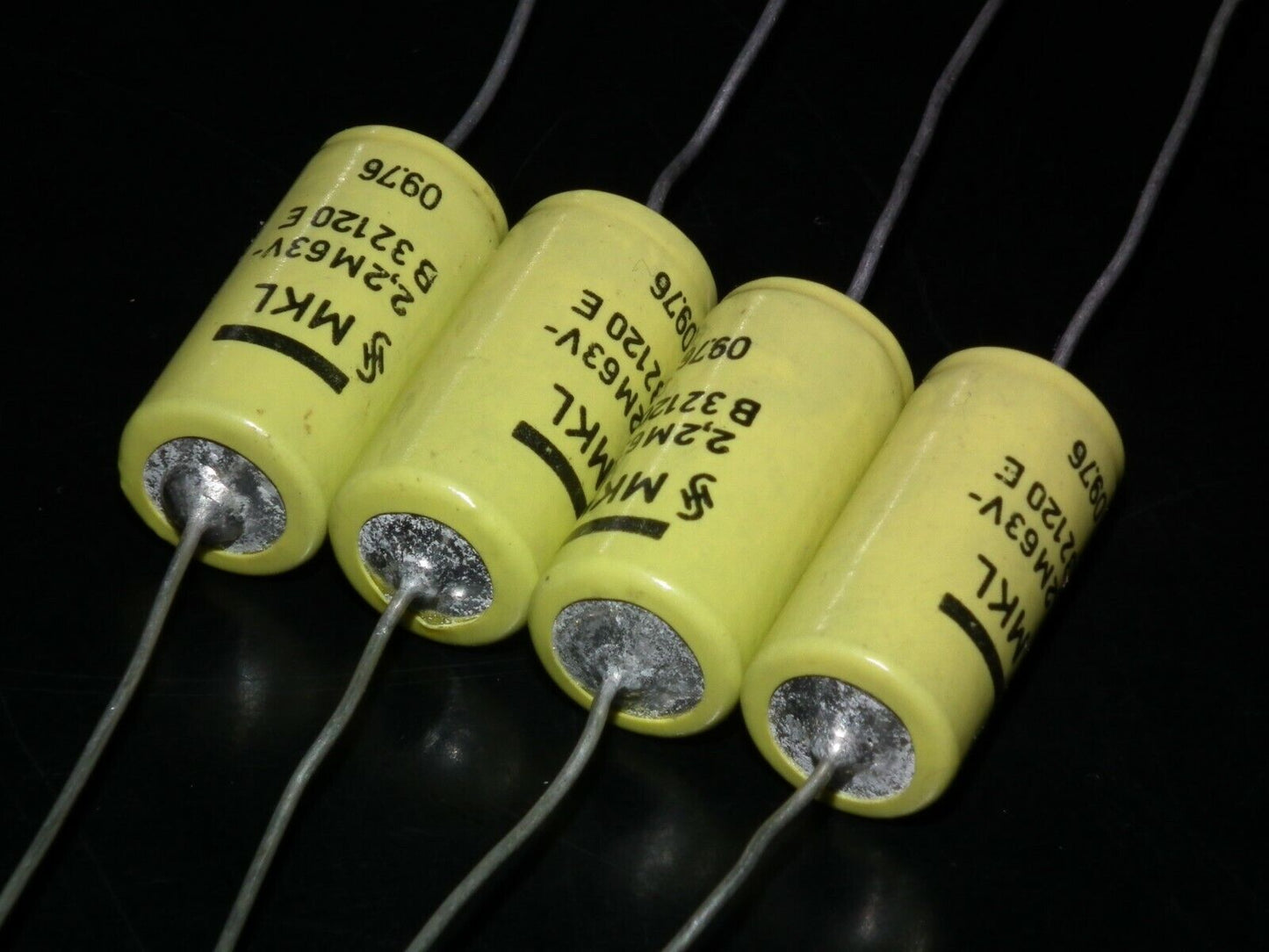 Four 4 NOS vintage Siemens MKL Capacitors 2.2mfd 63V Klangfilm West Germany 2u2