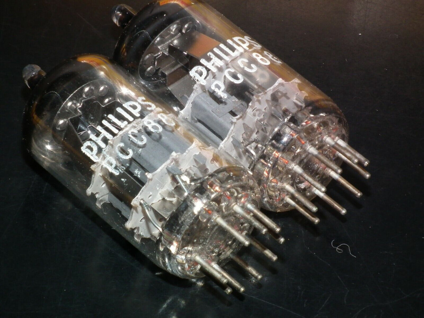 One (1 tube) PCC88 Philips 7DJ8 Platinum Heerlen Holland Dimpled Disc early 70s