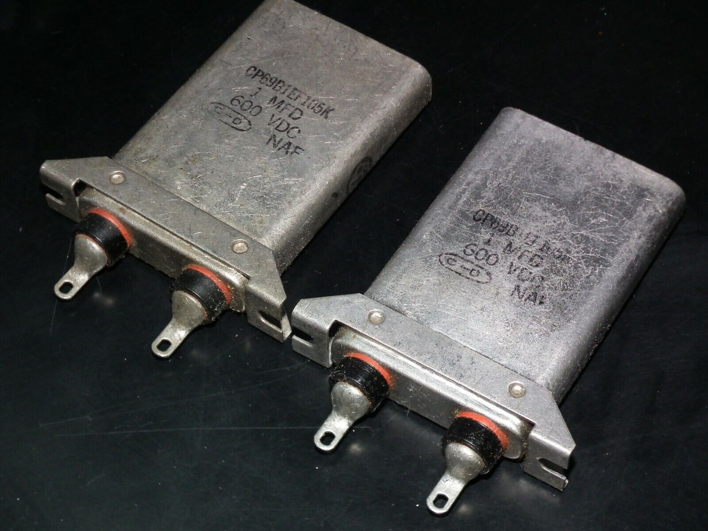 Two (2 pcs) NOS vintage PIO Capacitors 1u 600V Aerovox CP69B1EF105K