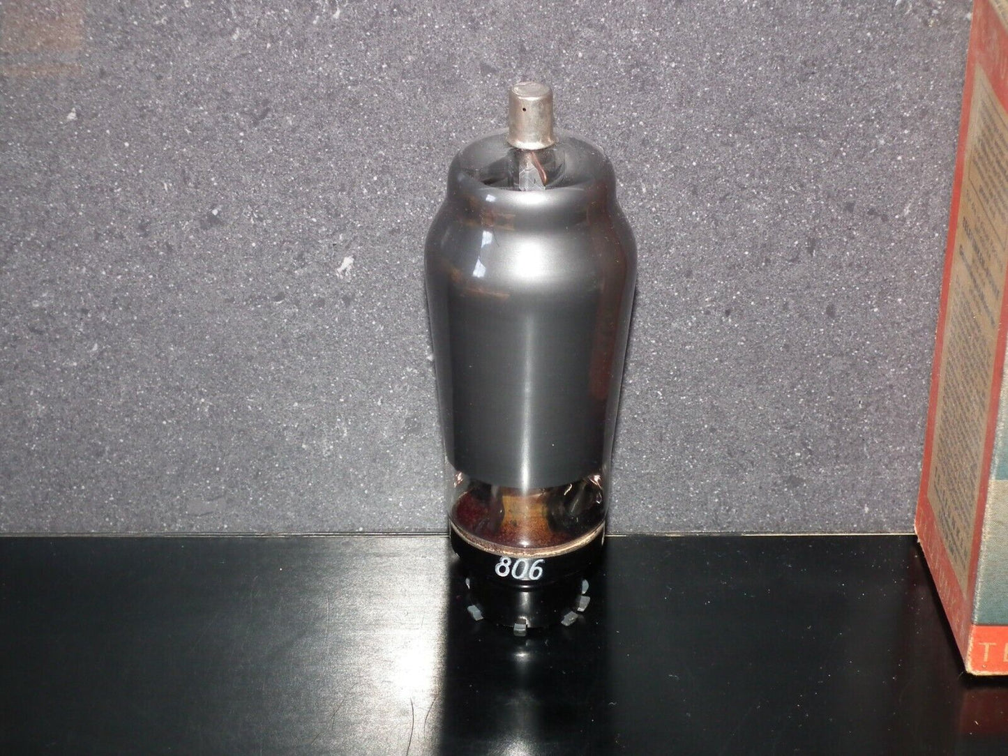VL4 Telefunken NOS NIB tested 100%
