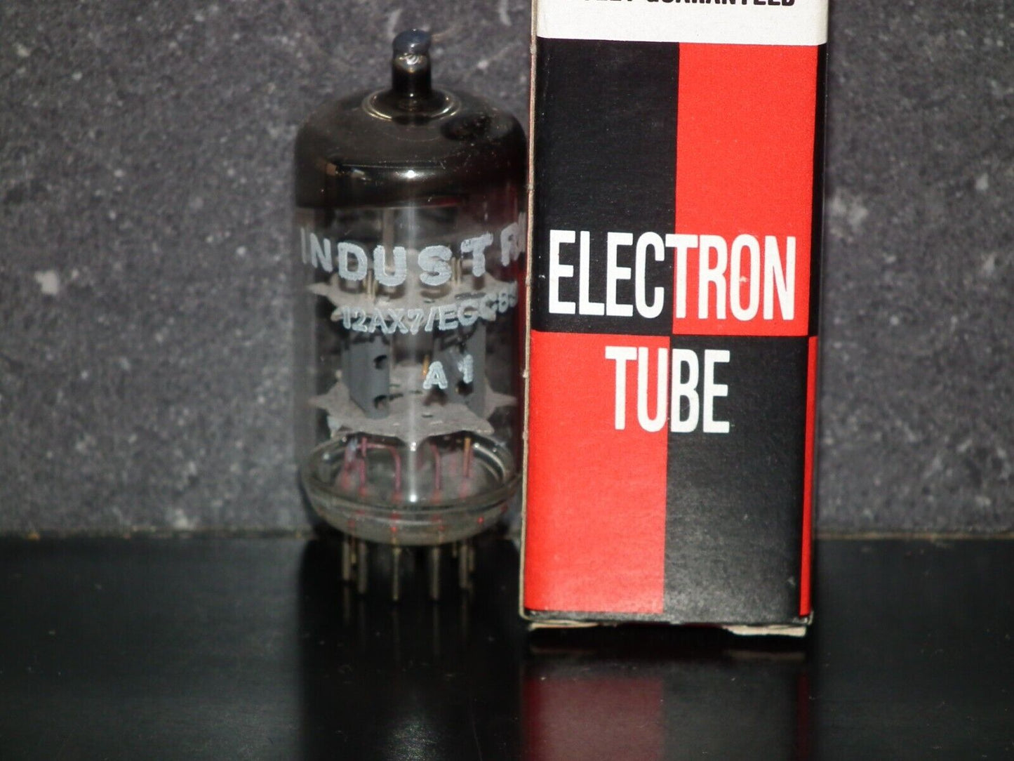 ECC83 Standard Brand 12AX7 NOS NIB Germany 70s Tested 100% Balanced sections