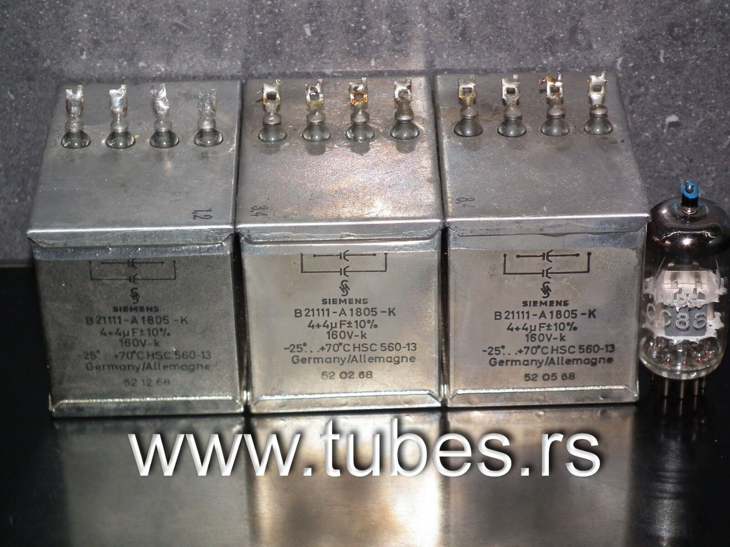 One vintage Siemens PIO capacitors 4 + 4 uF / 160V Klangfilm West Germany 1968