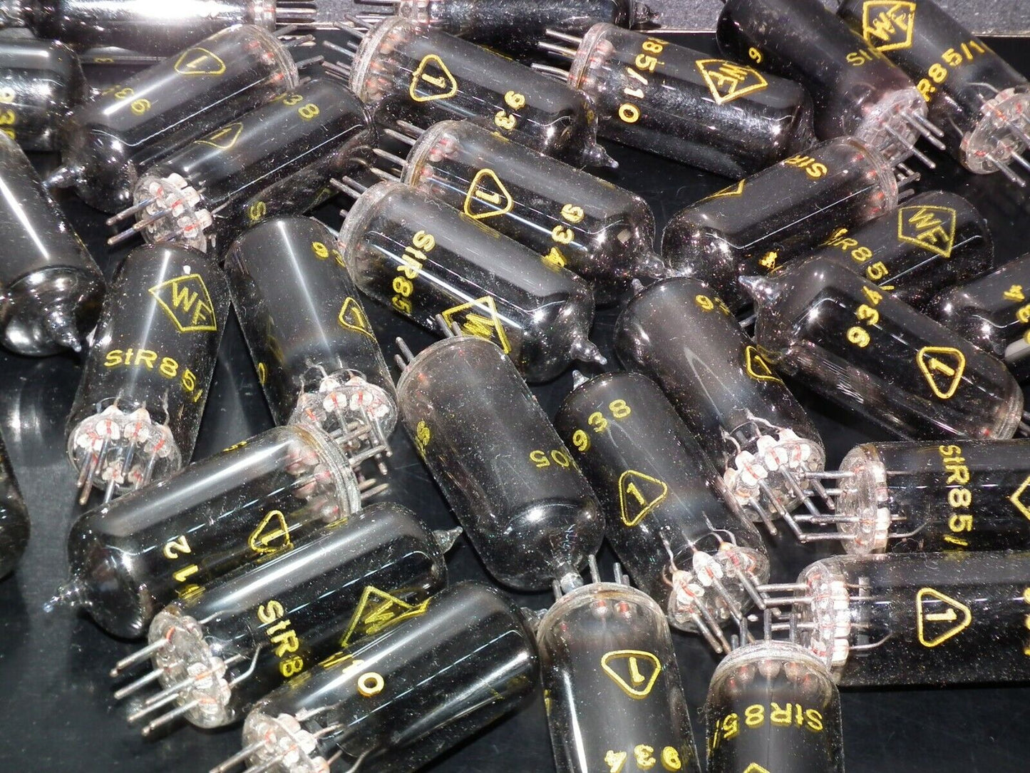STR 85/10 RFT Germany NOS 1967, Voltage regulator tube 85A2 0G3 OG3 STV85