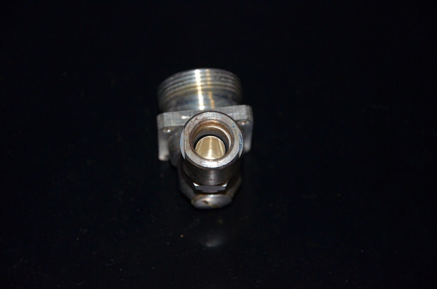 One NOS Spinner 7/16" DIN Female Silver plated coax connector made in W.Germany