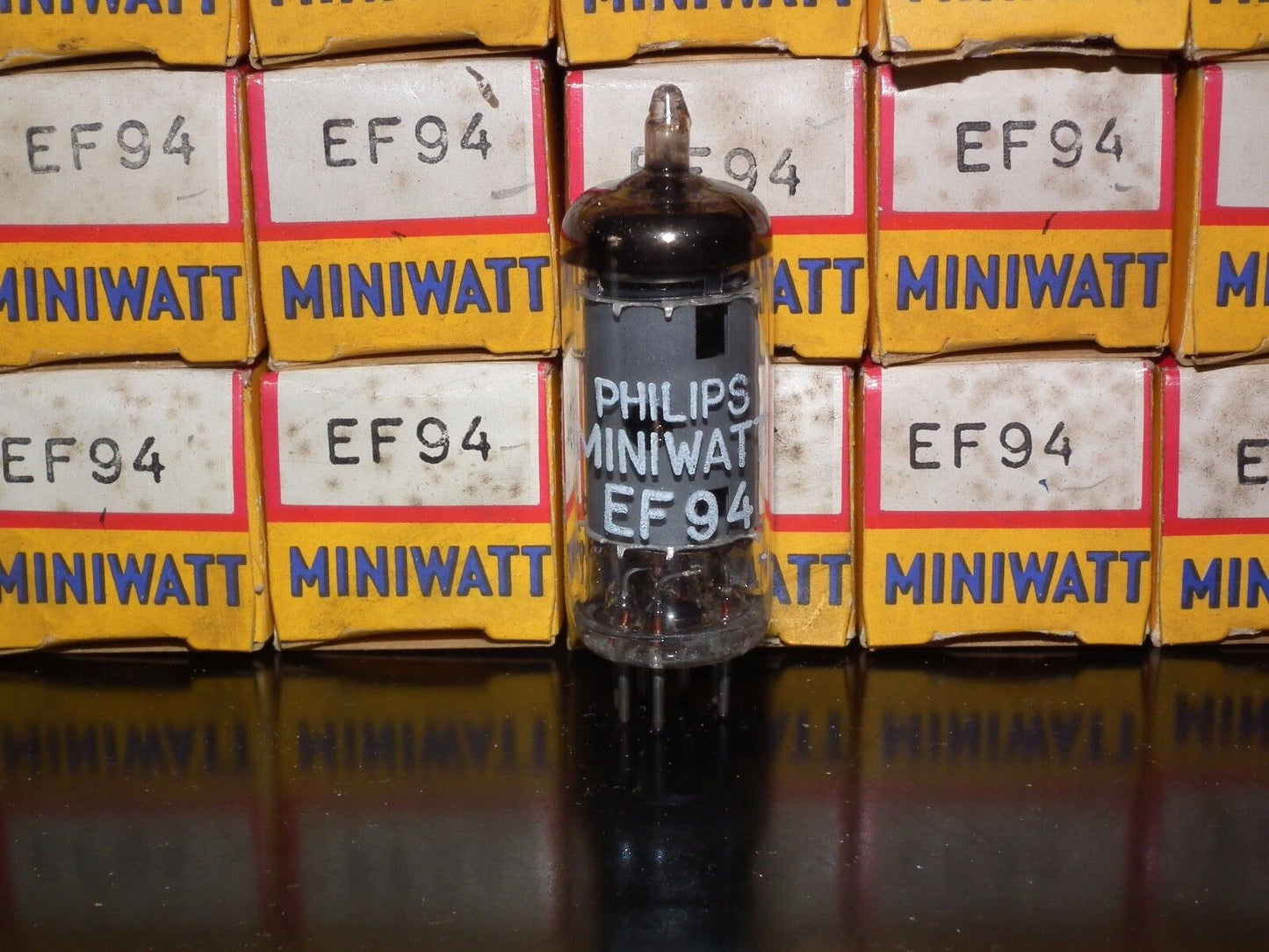 NOS NIB EF94 6AU6 Mullard (Blackburn tube plant 1963, rebranded Philips)