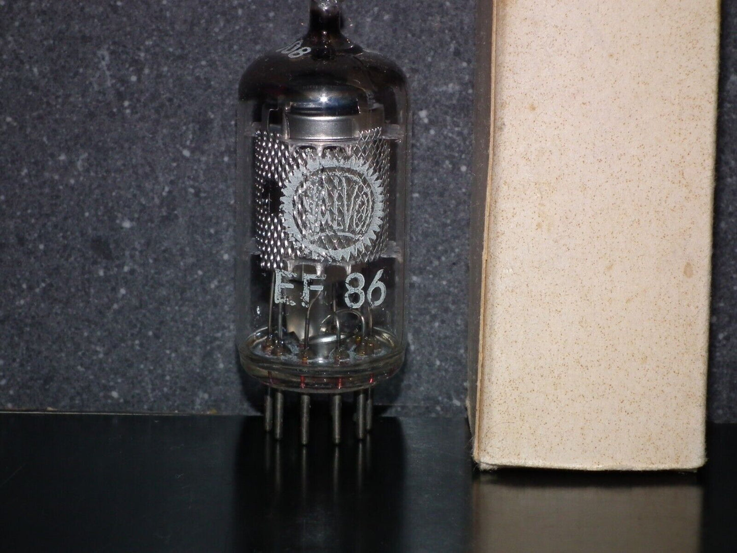 EF86 Valvo 6267 NOS NIB Original White Box Mesh anode, early 60s, low noise