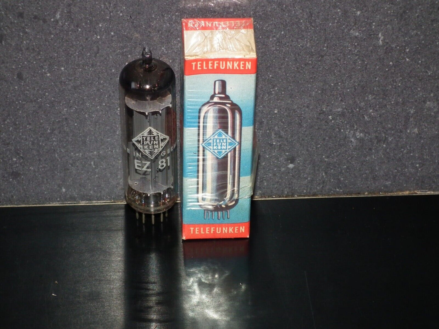 EZ81 Telefunken 6CA4 NOS NIB Made by Mullard, Blackburn in 1967