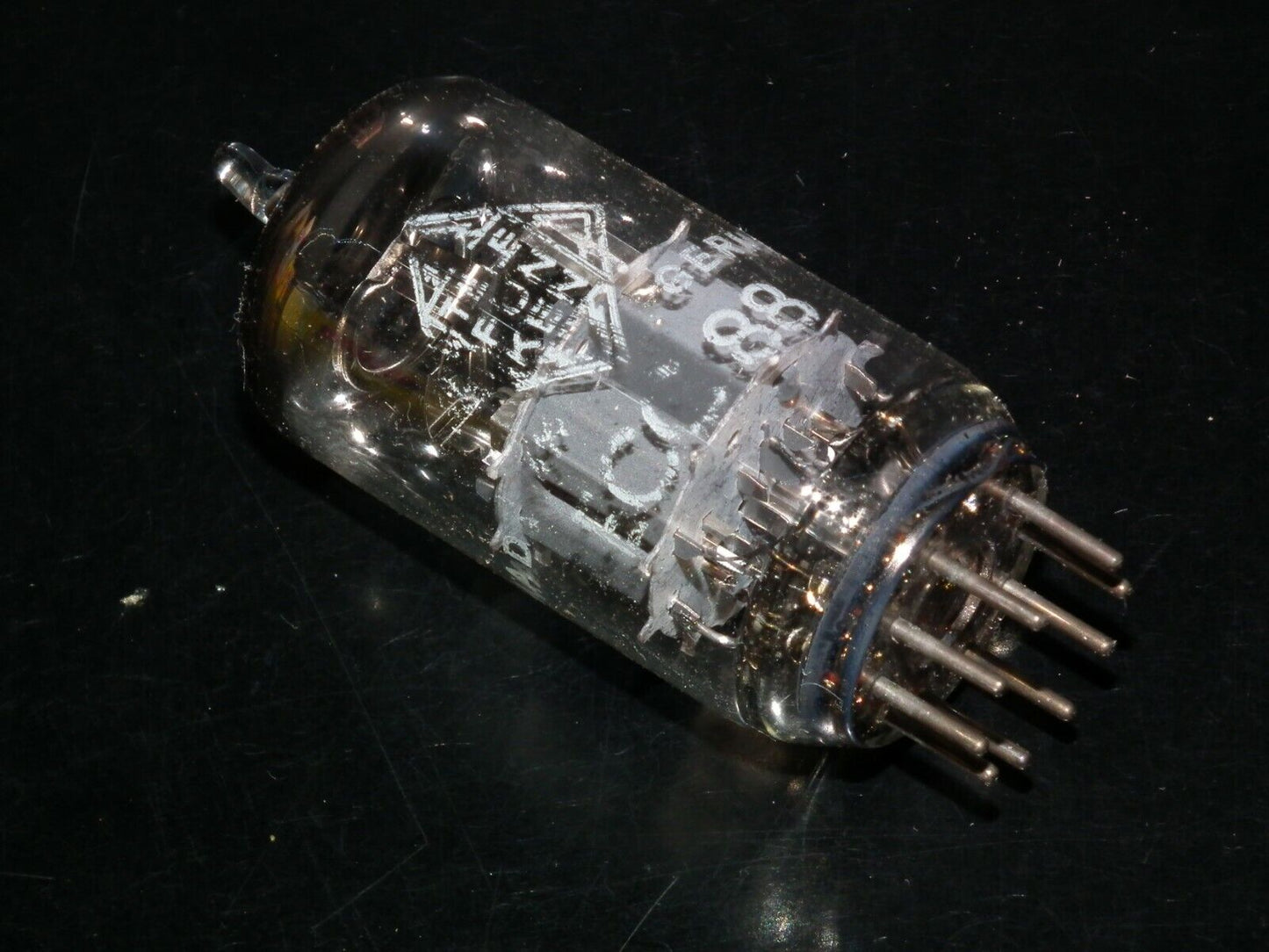 ECC88 Telefunken 6DJ8 NOS NIB balanced sections, low noise, diamond bottom