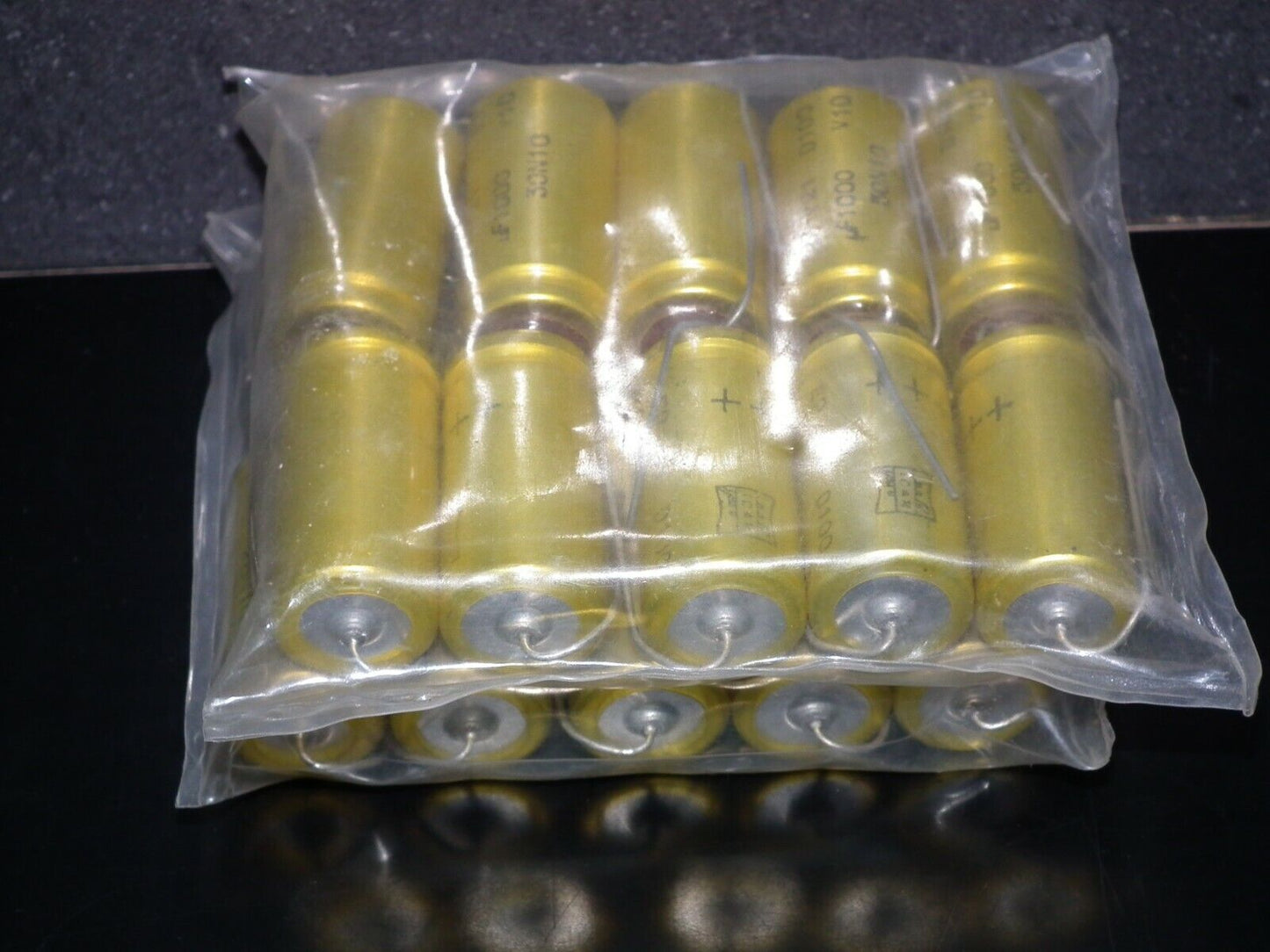 Two vintage ICAR Italy electrolytic capacitors 1000uF / 10V 60s 1000mfd