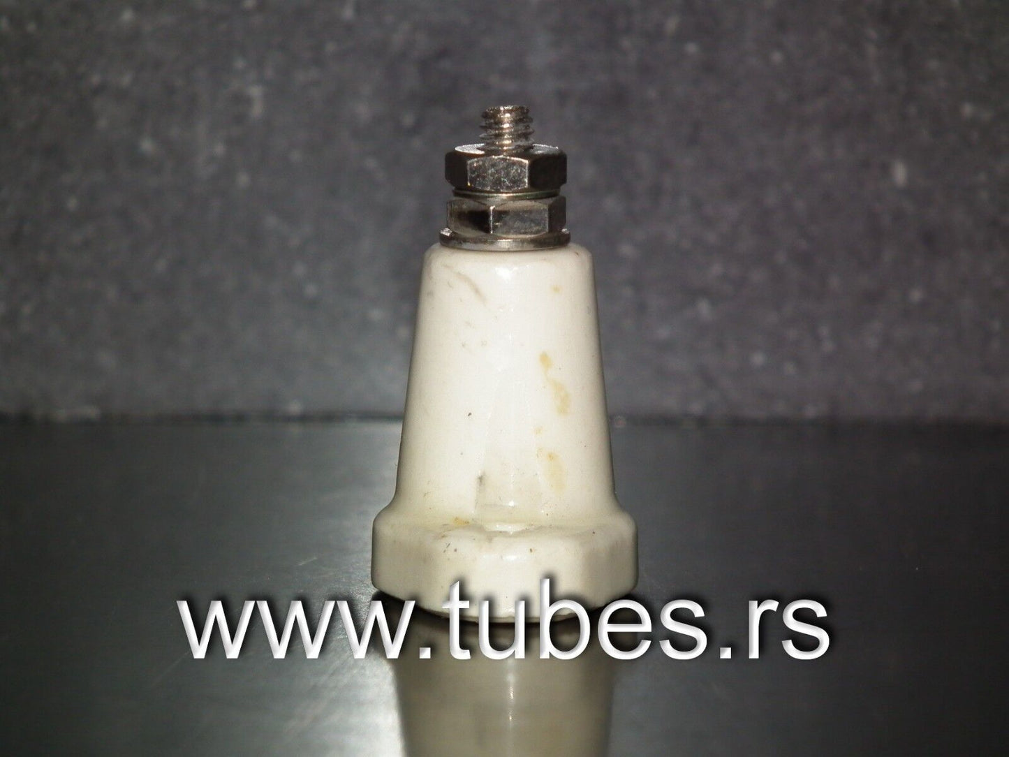 One vintage ceramic insulated mount contact point JOHNSON USA No. 22